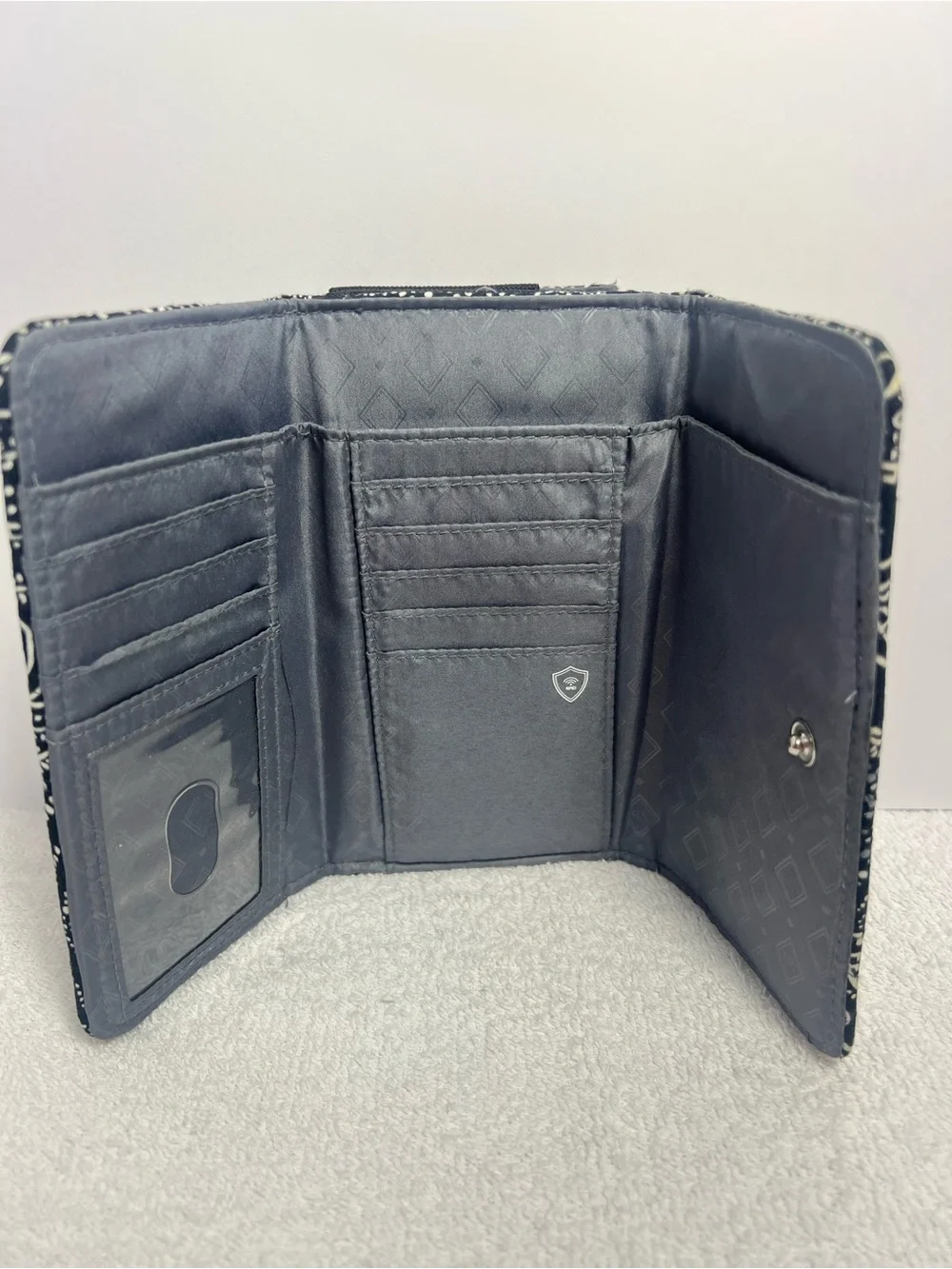 Vera Bradley RFID Mini Tri-Fold Wallet Black and White Paisley Quilted - Picture 4 of 11